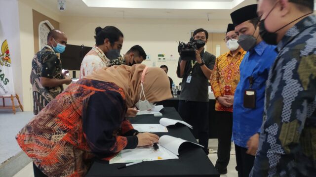 Baznas Berikan Surat Rekomendasi CT Arsa Foundation Sebagai Lembaga Amil Zakat