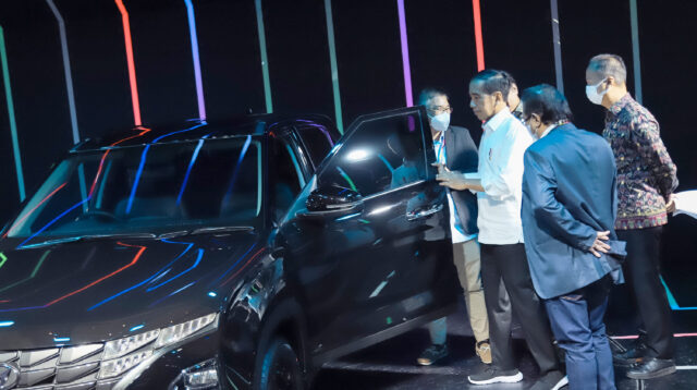 Jokowi Kunjungi Hyundai Sustainable Space di IIMS 2023