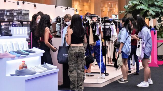 Bazaar Deadstock Squeeze90: Barang- Barang Keren, Diskon Hingga 90%